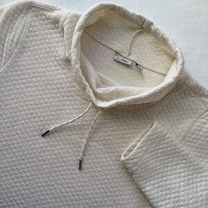 L.L. Bean SoftLight Quilted Top Funnelneck Pullover Size LP